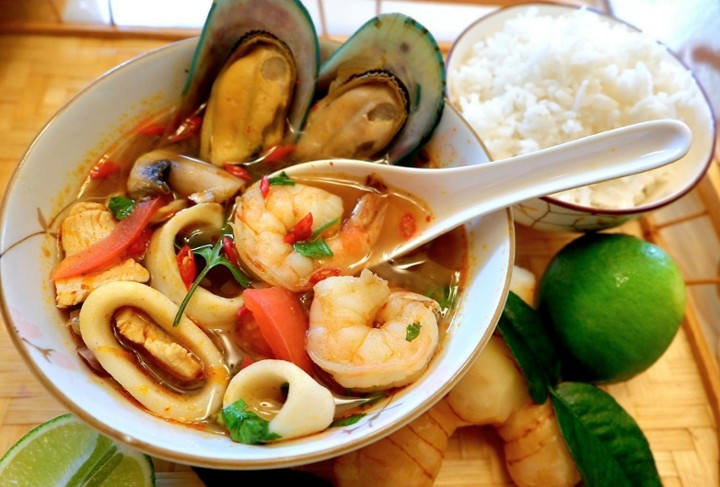 Tom Yum Soup - Chicken or Pork & Seafood Combo