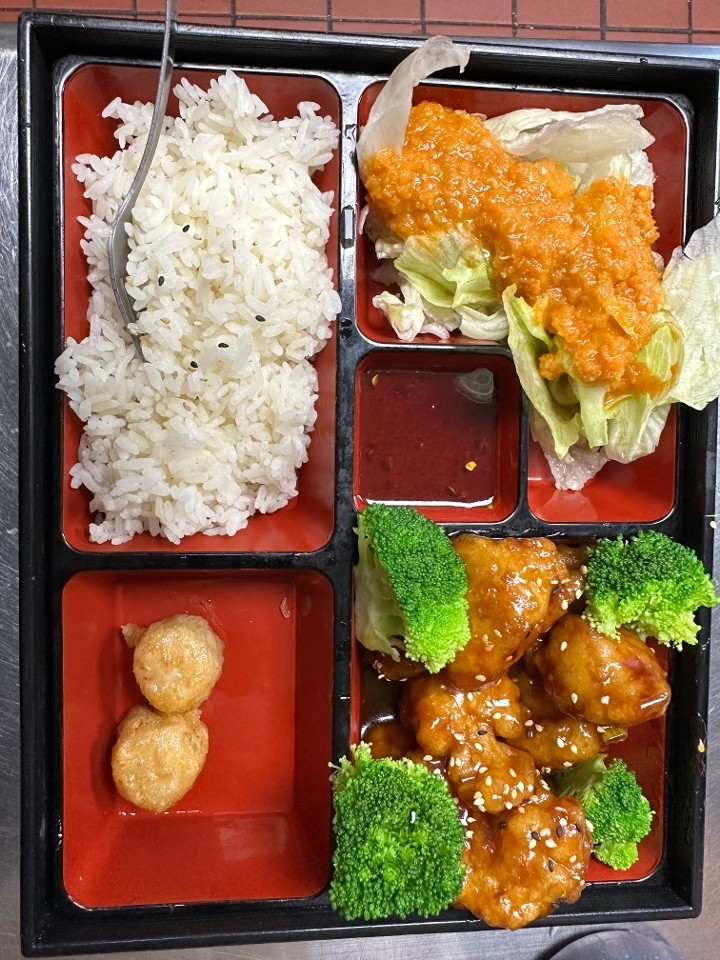 General Tso’s chicken lunch bento