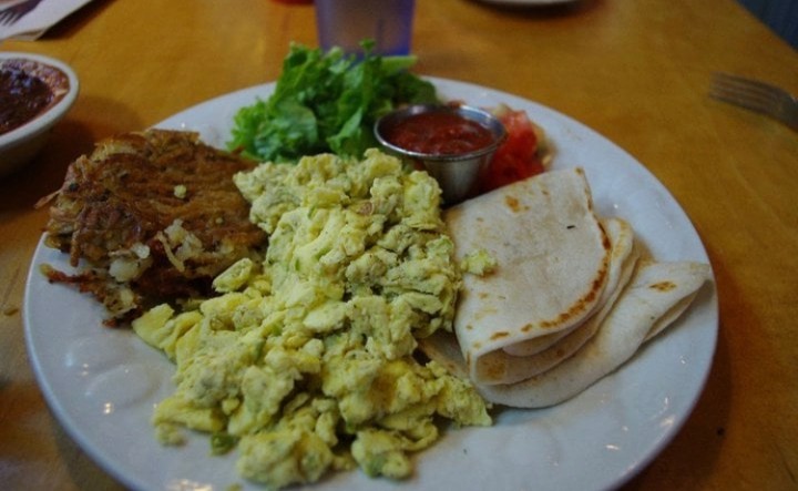 Eggs El Tipico (GF w/corn torts)