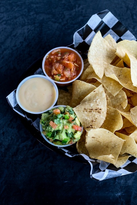 4oz Trio Chips & Dip