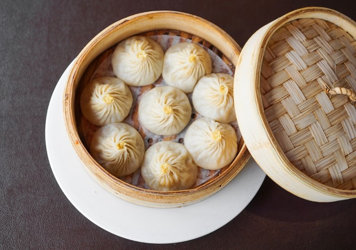 Pork & Crab Xiao Long Bao 蟹粉小笼包