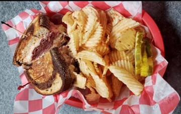 Brady's Run Grille & Guesthouse