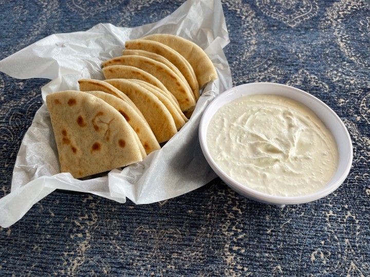 Tzatziki 1 pint with 3 Pitas