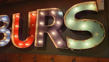 Burs Restaurant & Lounge