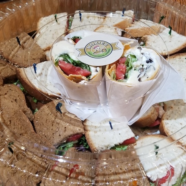 Sandwich Basket With Chips