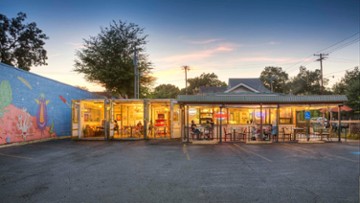 The Root Cafe SoMa (Downtown Little Rock)