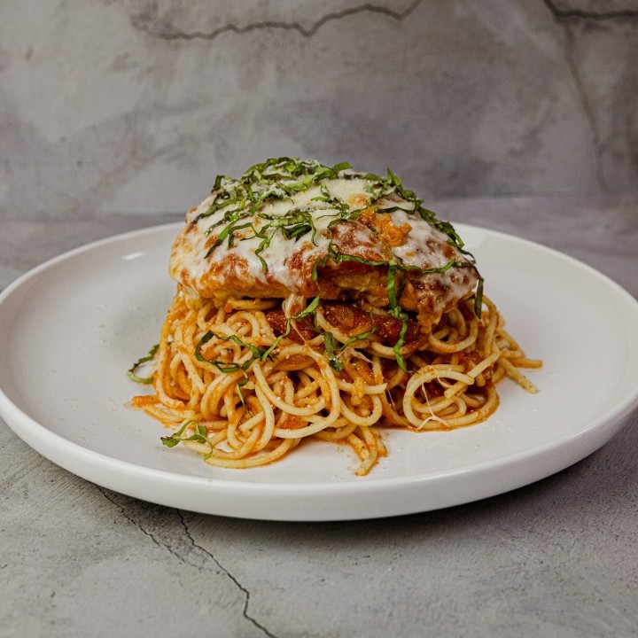 Spaghetti w/Chicken Parmigiana