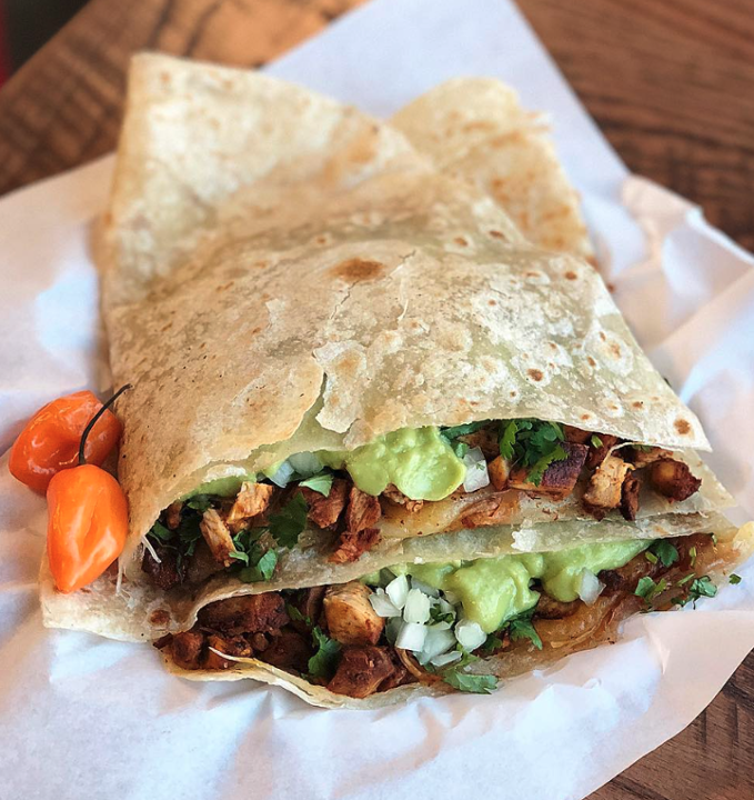 Super Quesadilla Pollo Adobado