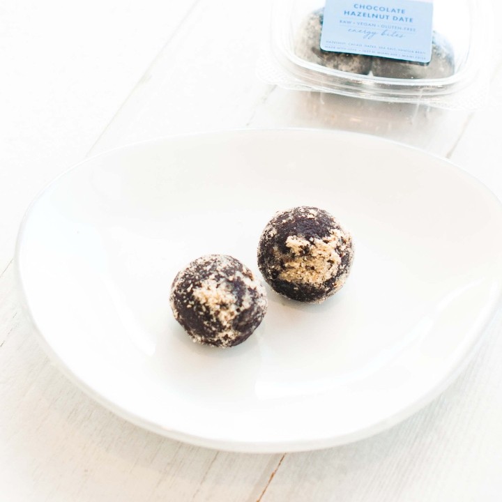 VEGAN CACAO HAZELNUT DATE ENERGY BITES
