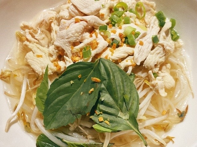 E4 Chicken Noodle Soup (Kuay Tiew Gai)