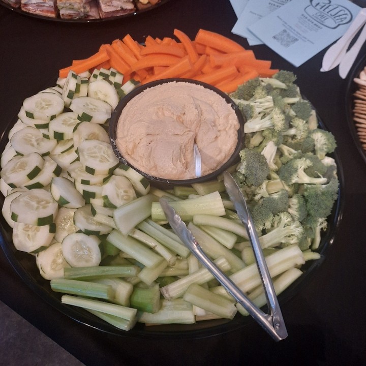 Veggie tray with hummus