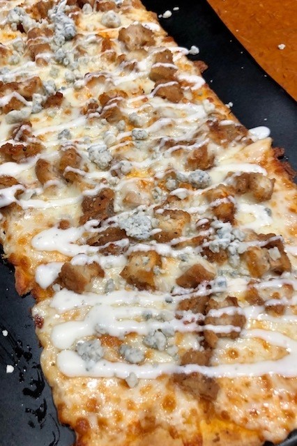 Crispy Buffalo Chicken Flatbread