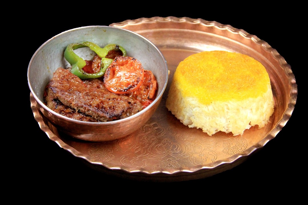 Meat stew with rice (کباب تابه‌ای)