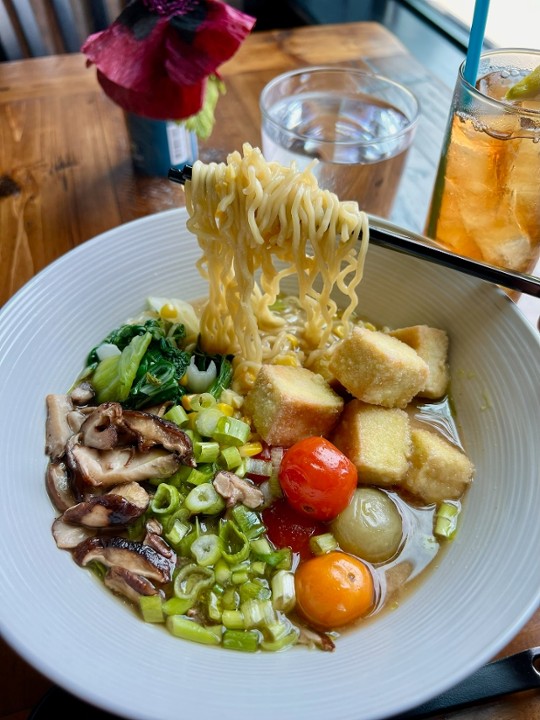 SPRING VEGGIE RAMEN