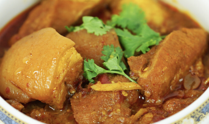 Pork belly curry (Hin-le)