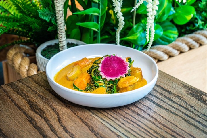 Vegetarian Yellow Curry (full tray 16-20 people) GF Serve with white rice