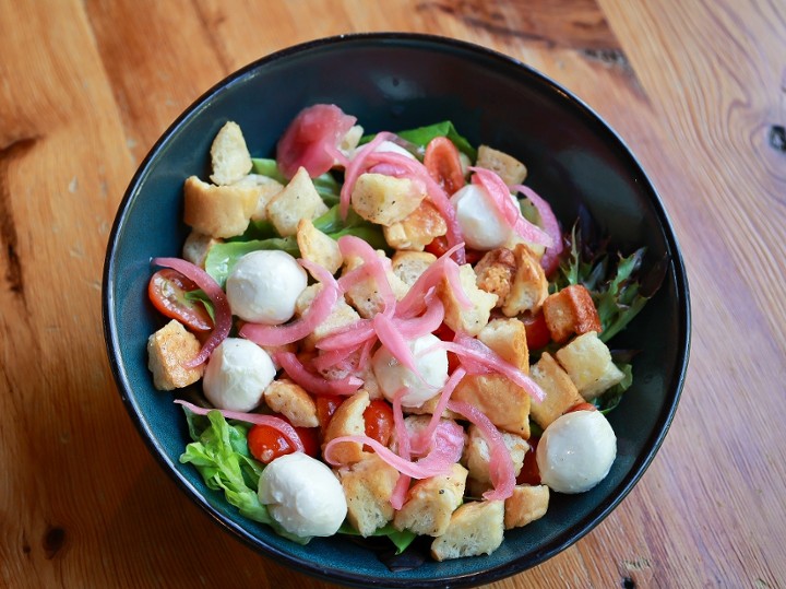 Smoked Mozzarella Salad