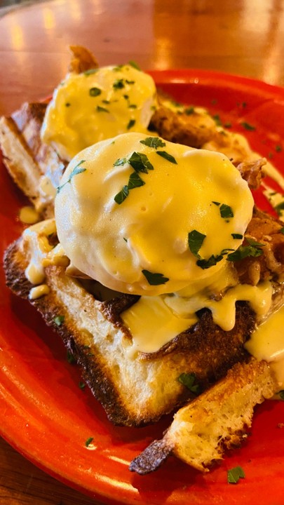 Chic-n-Waffle Benedict