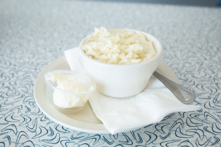 Bowl Grits With Toast