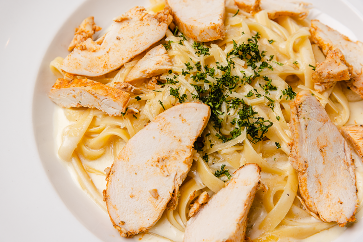 Fettucini Alfredo w/Chicken