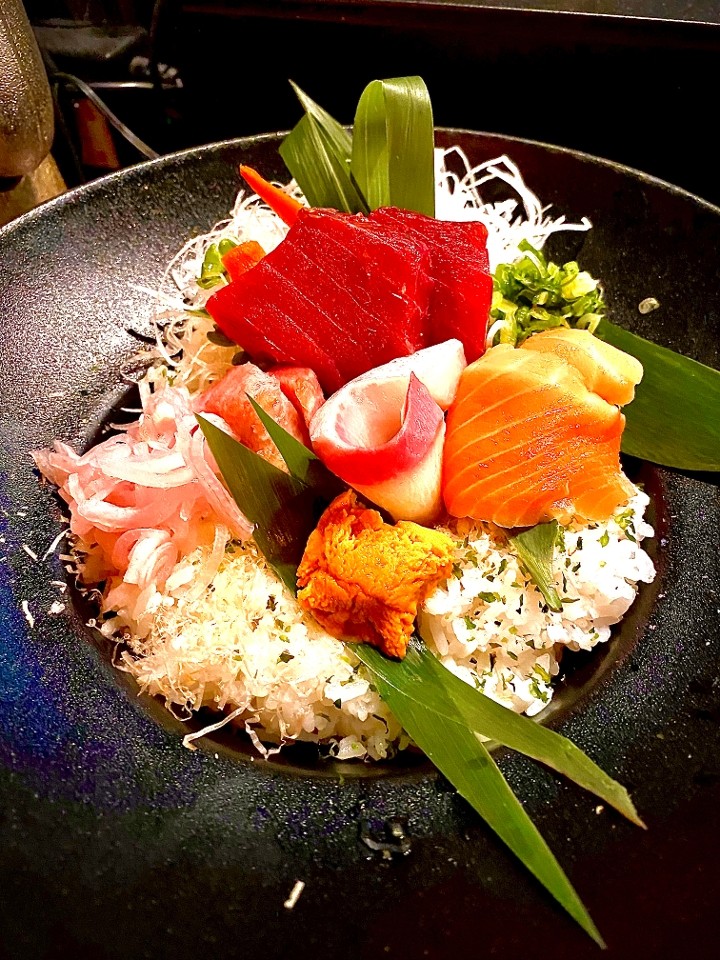 THE JOINT SUPER DELUXE CHIRASHI BOWL