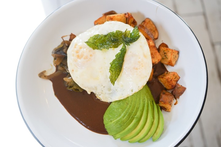 HUEVOS CON MOLE