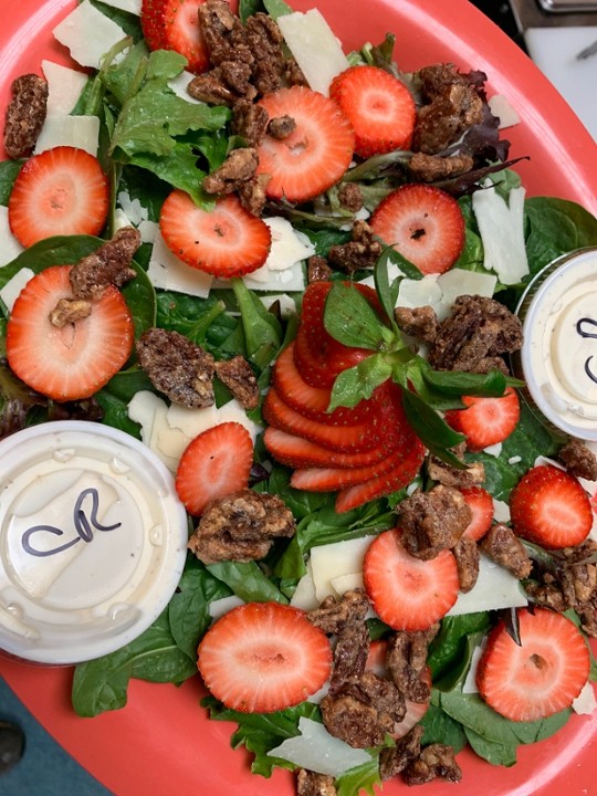 STRAWBERRY PECAN FIELD SALAD