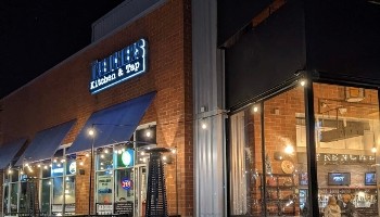 TRENCHERS KITCHEN & TAP 822 N 10th Pl