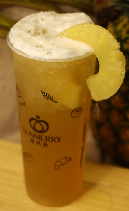 Golden Pineapple Green Tea W/ Lychee!