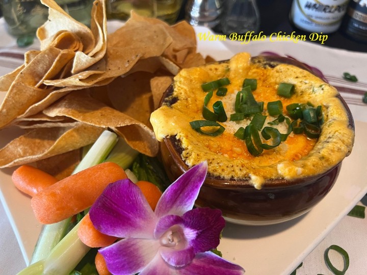 Buffalo Chicken Dip With Ruffle Chips