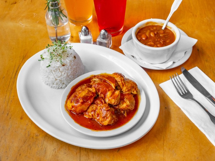 Pollo Guisado