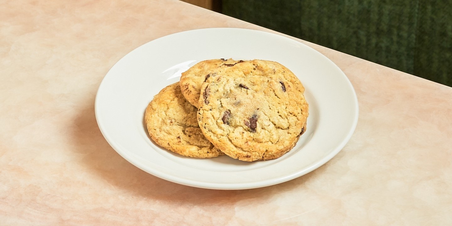 CHOCOLATE CHIP COOKIES