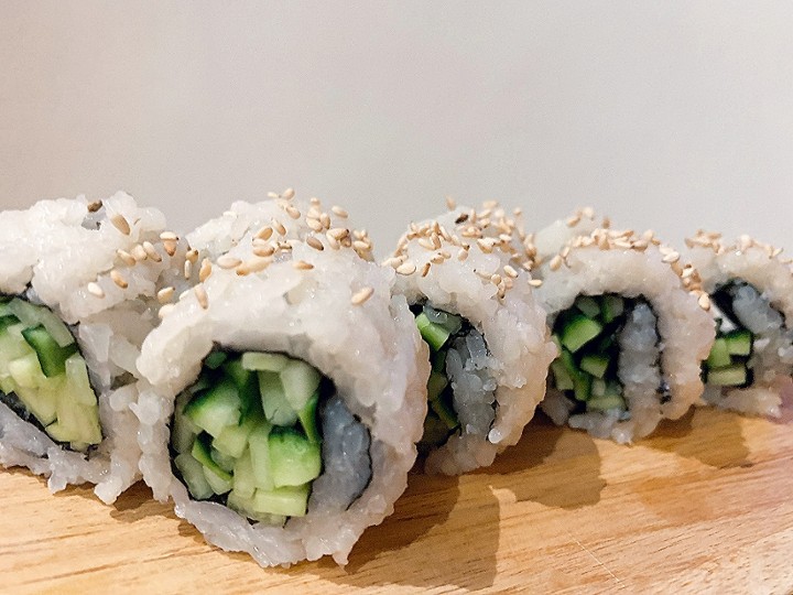 Cucumber Roll (rice outside)