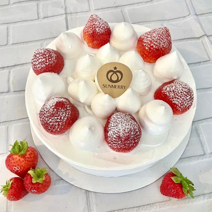 8" Strawberry Cream
