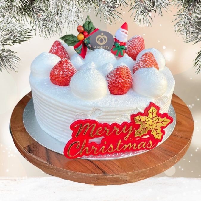 8" Strawberry Cream