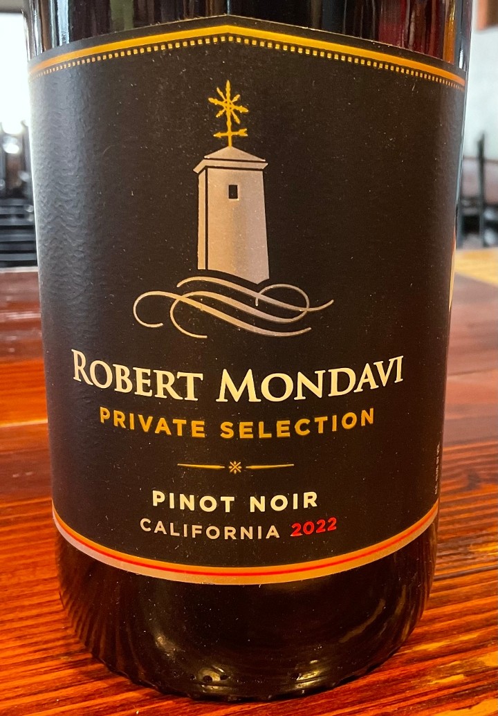 Glass Mondavi Pinot Noir