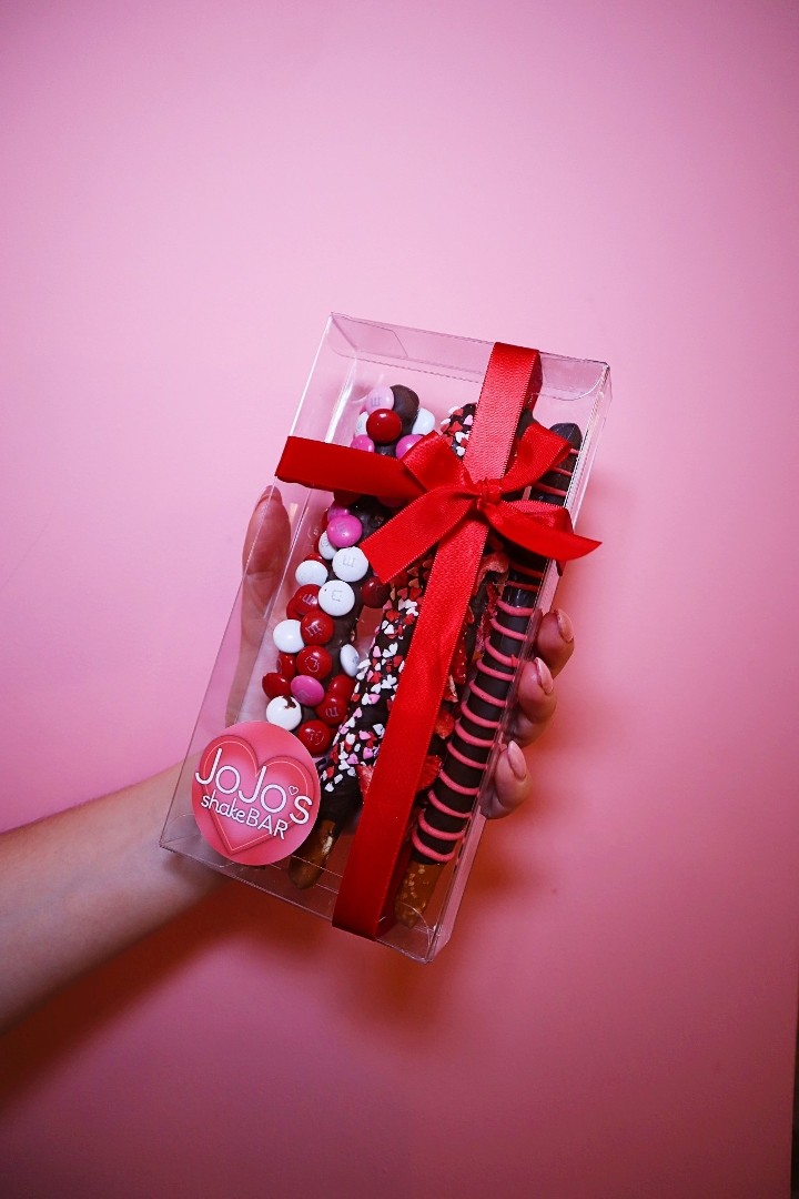 Valentine's Day Pretzel Box