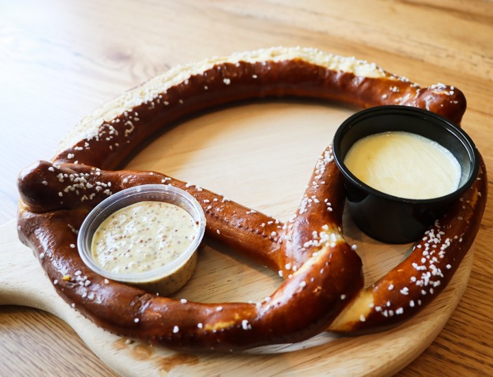 Bavarian Pretzel (v)