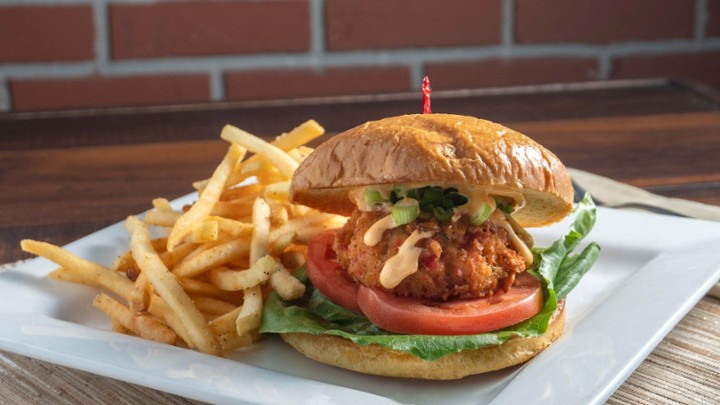 CRAB CAKE SANDWICH