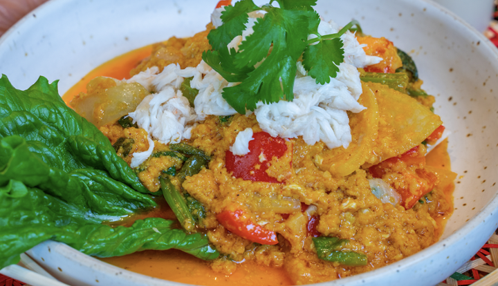 Crab Stir Fried with Yellow Curry