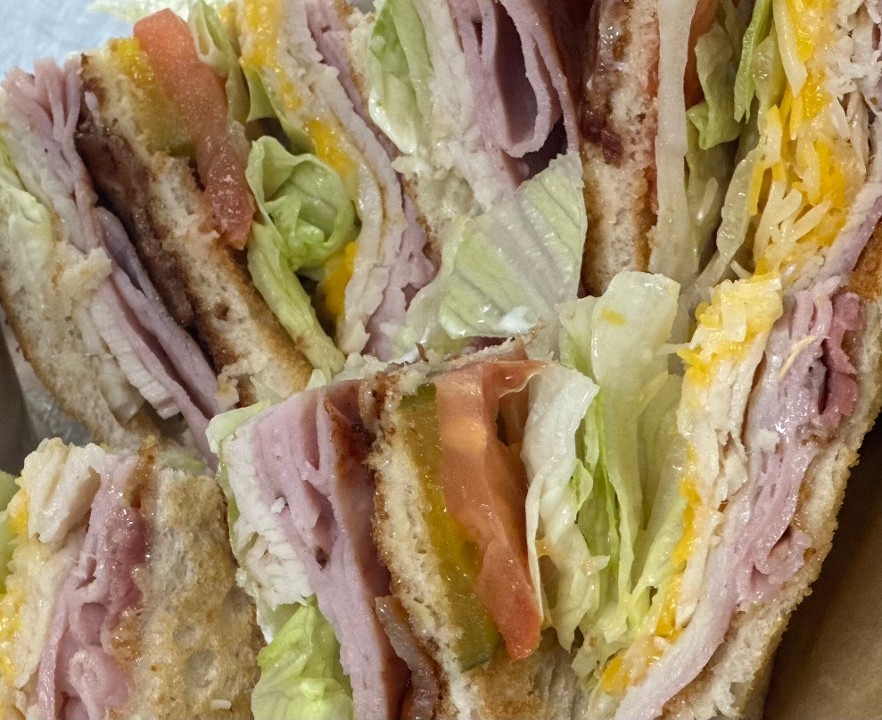 Pinchers & Quenchers Kaplan, Louisiana Cajun Club Sammich