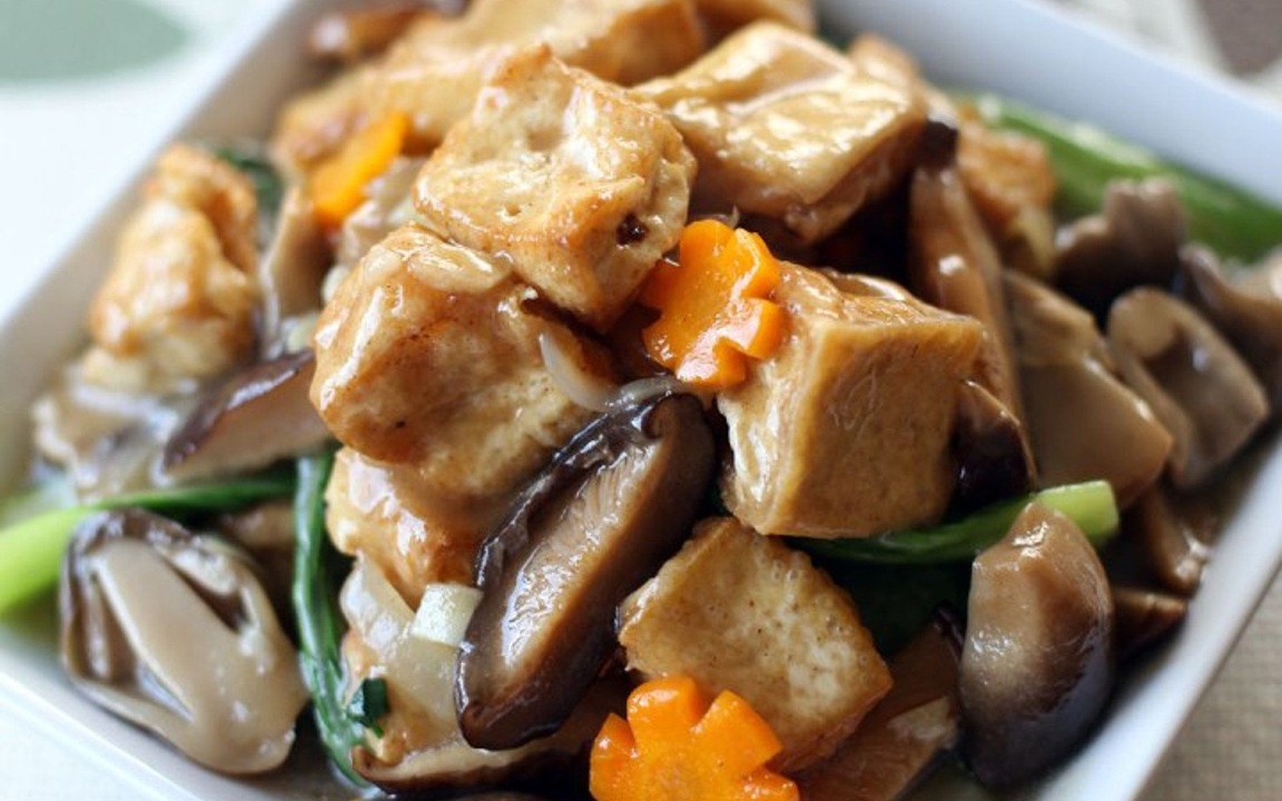 C5 - Braised Tofu with Mushroom