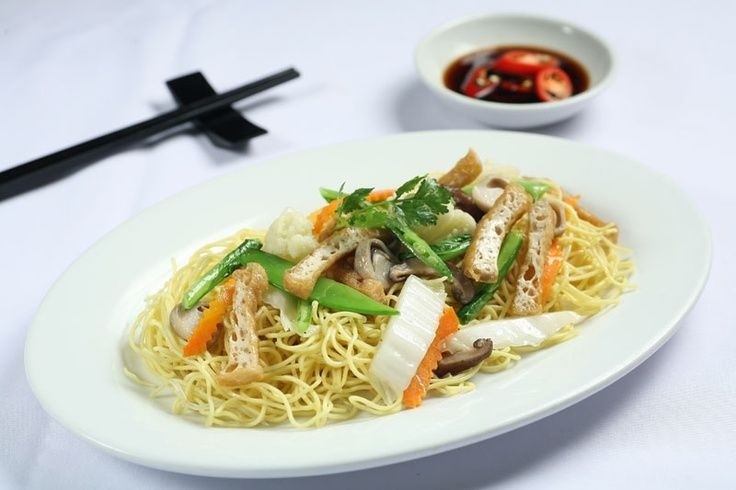 F3- Vegan Stir-Fried Noodle With Tofu