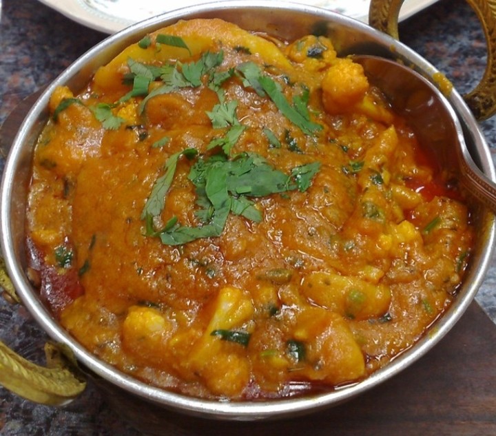 Aaloo Gobi Masala (Potatoes and  couliflour) (Vegan)