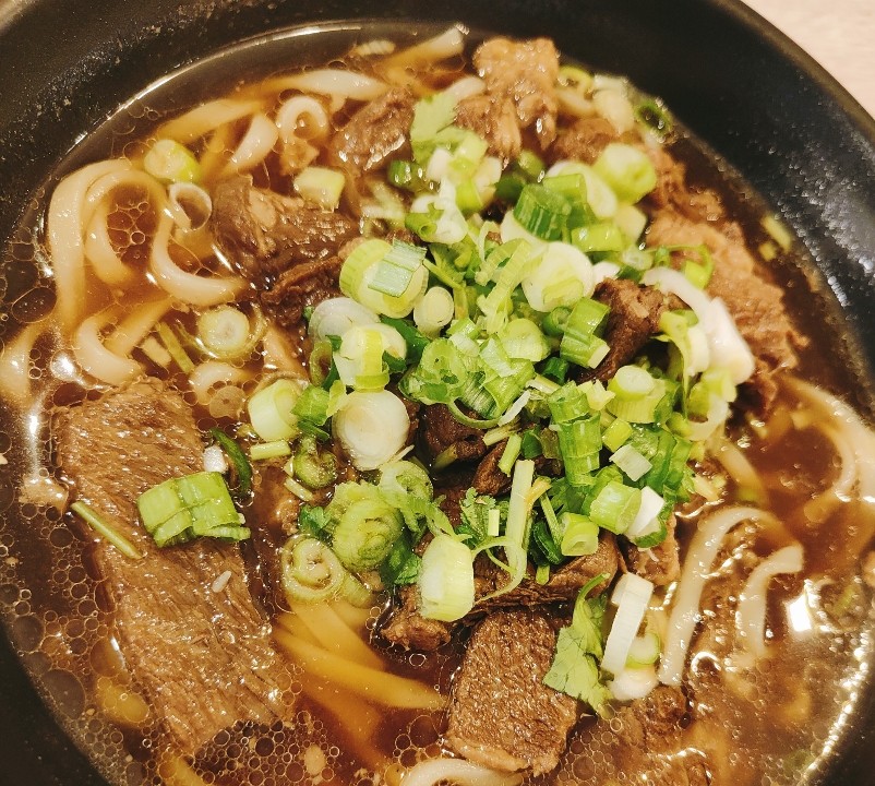 红烧牛肉面 Braised beef noodles