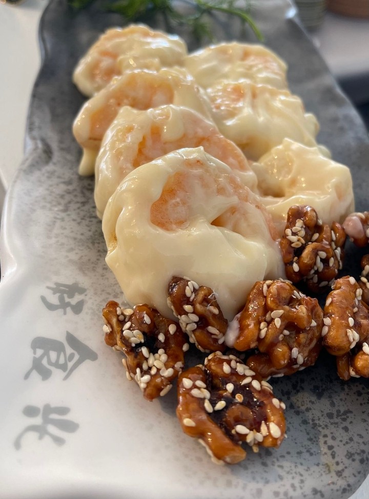 R07西汁蜜桃虾 Mayonnaise sauced shrimp ball with honey crispy walnut