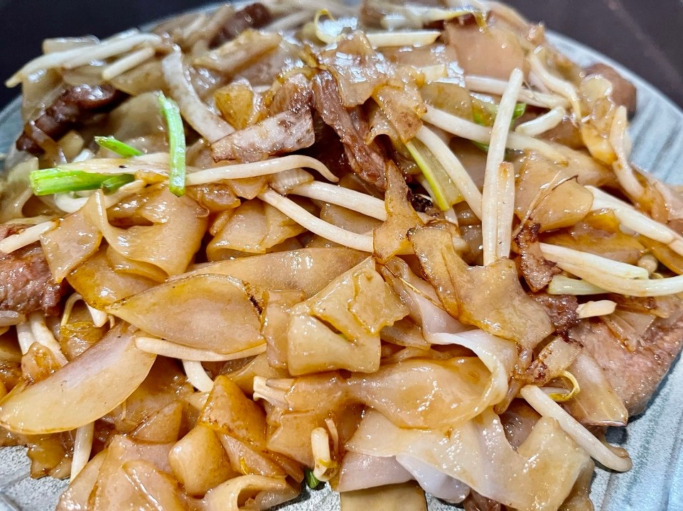F12干炒牛河 Fried Rice Noodles with Beef