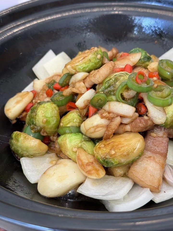 H16干锅腊肉孢子甘蓝 Dry Pot Bacon with Brussels Sprouts