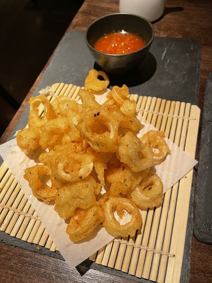 CRISPY CALAMARI (2.5 Pc, Truffle oil, Truffle salt