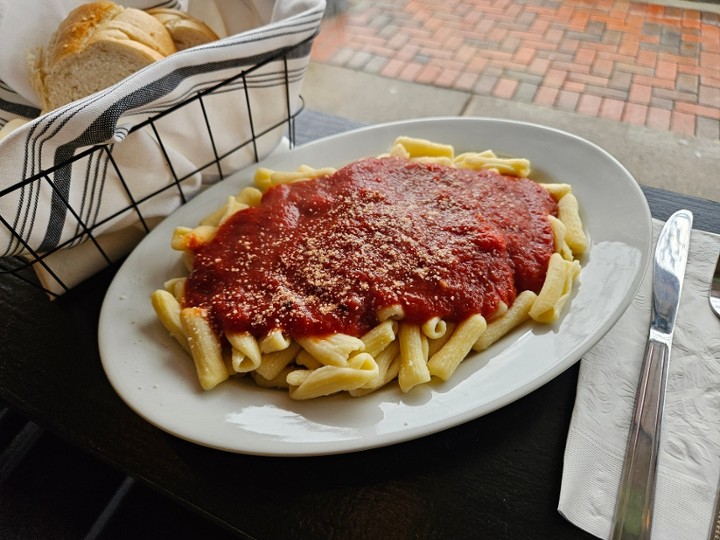 Pasta w. side salad